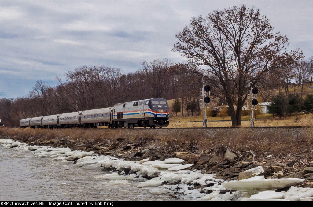 The southbound Eeth rolls past icy Cheviot landing on its daily transit down the Hudson River